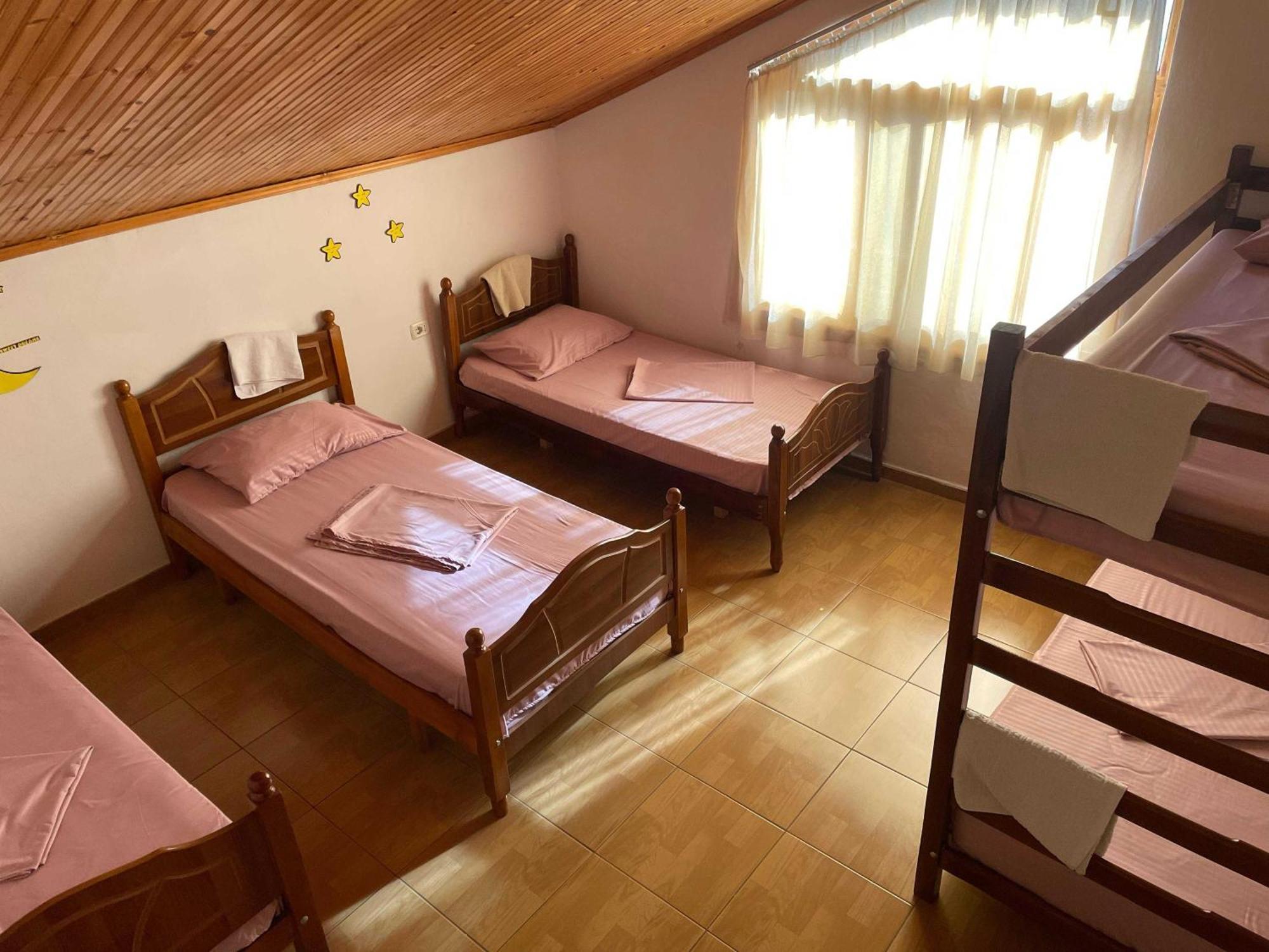 שקודר Happy Corner Guest House מראה חיצוני תמונה