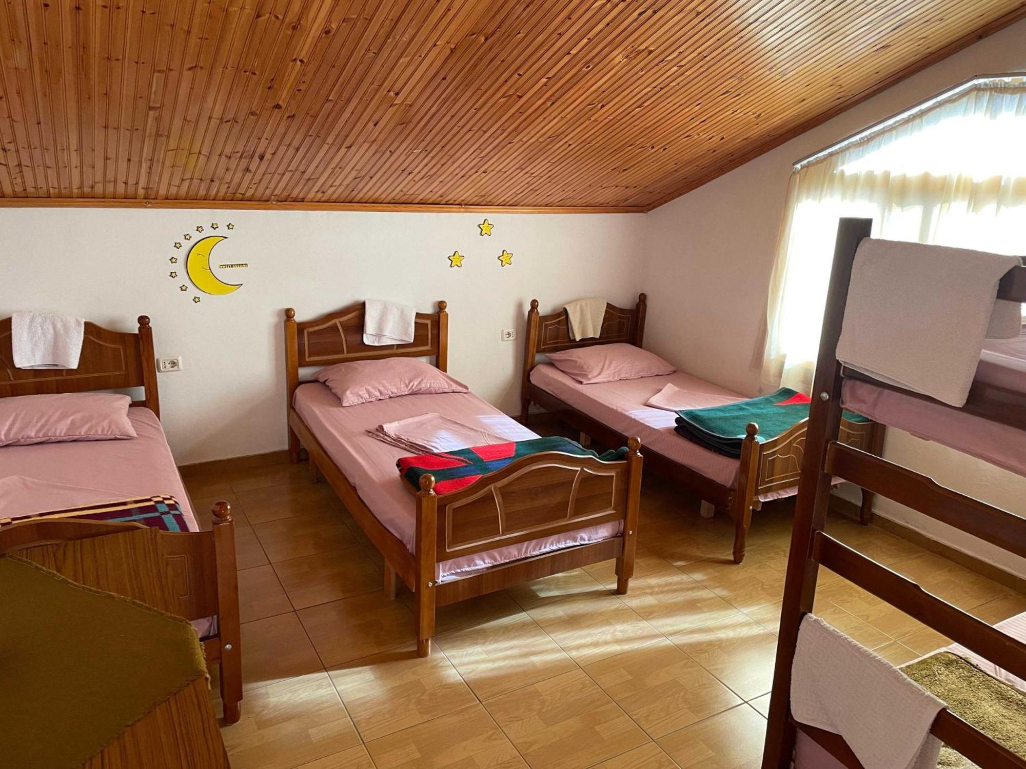שקודר Happy Corner Guest House מראה חיצוני תמונה